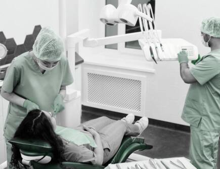 دکتر دندانپزشک